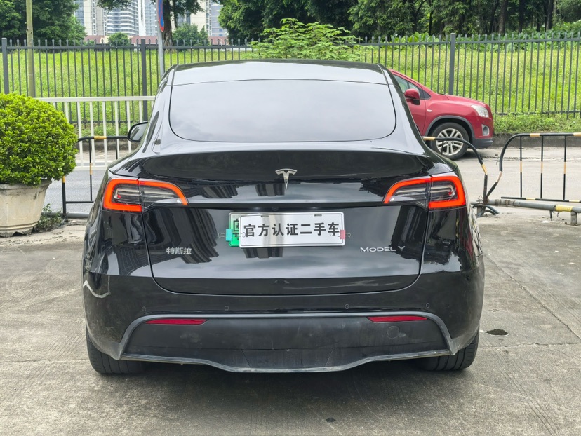 Tesla Model Y 2023 #8 Tesla Model Y 2023 car image #8