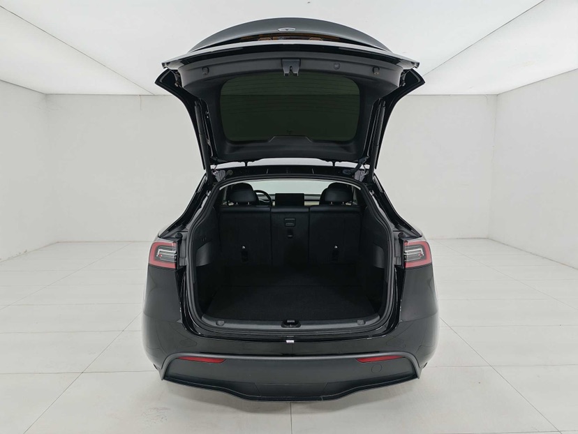Tesla Model Y 2023 #8 Tesla Model Y 2023 car image #8