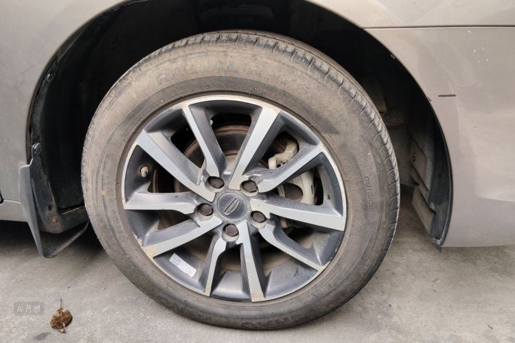 GEELY Emgrand 2020 car image #9