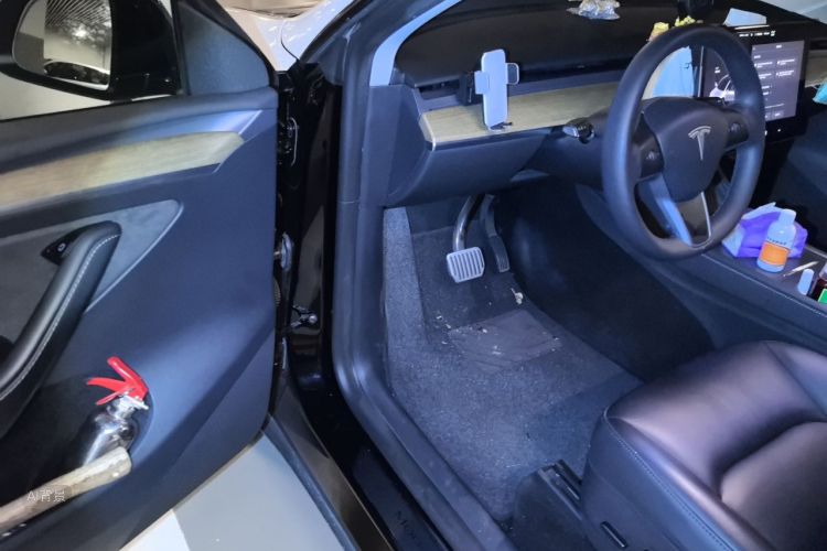 Tesla Model Y 2022 #18 Tesla Model Y 2022 car image #18