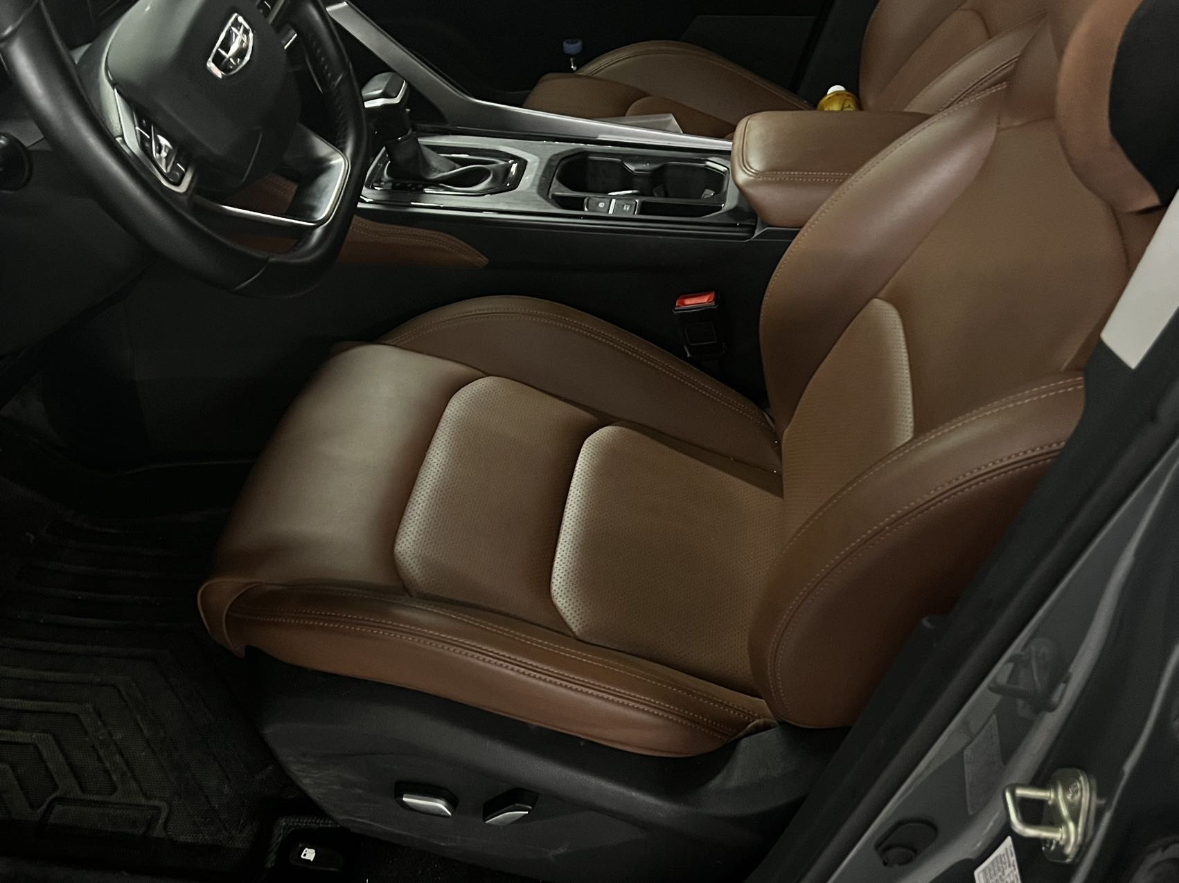 GEELY Vision X6 2024 car image #2