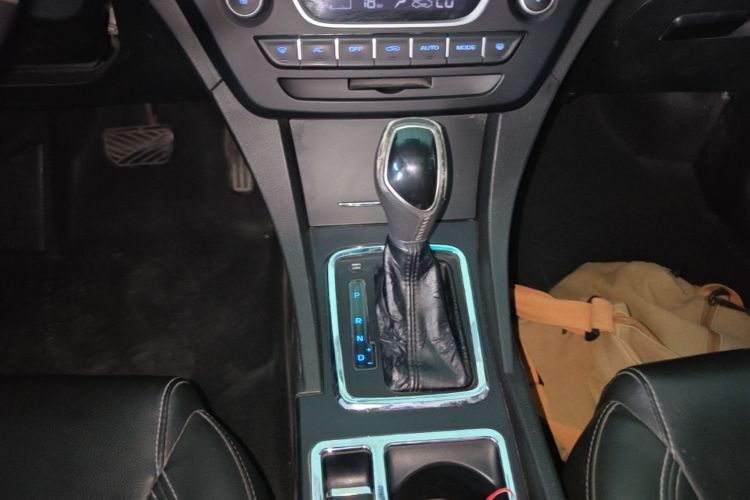 GEELY Emgrand 2016 #14 GEELY Emgrand 2016 imagen de coche #14