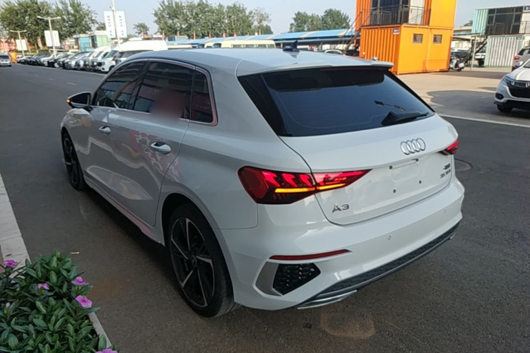 Audi A3 2023 immagine di auto #5