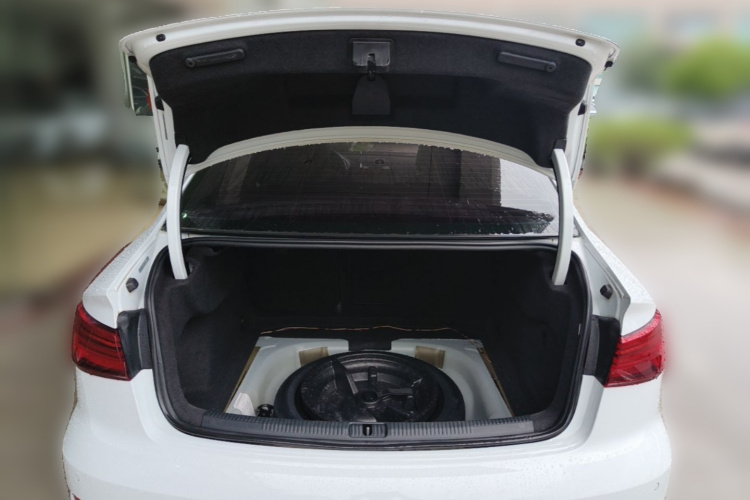 Audi A3 2018 car image #21