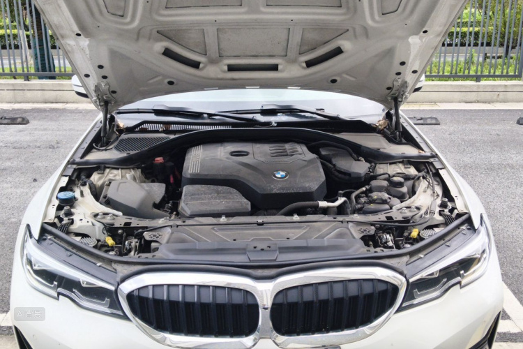 BMW 3 Series 2020 car image #22
