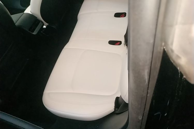 Tesla Model Y 2023 #17 Tesla Model Y 2023 car image #17