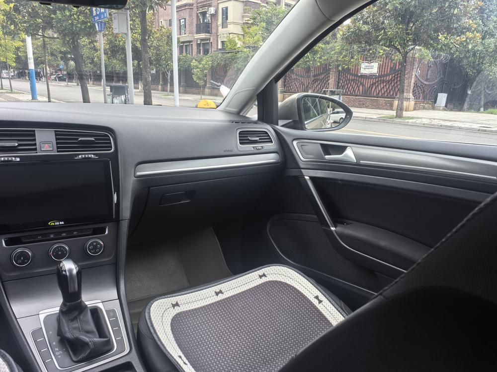 Volkswagen Golf 2014 car image #7