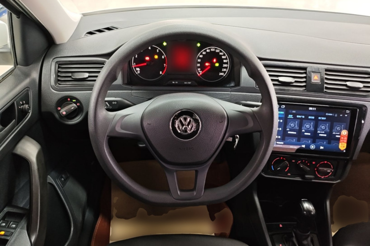 Volkswagen Santana 2020 car image #11