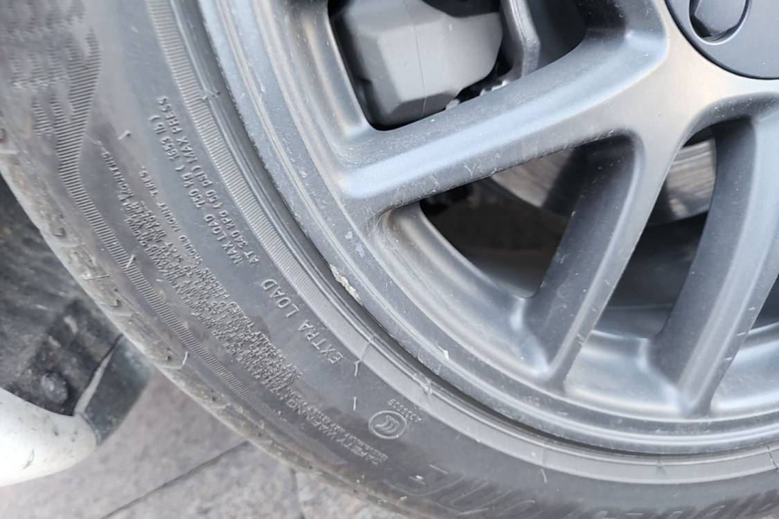 Tesla Model 3 2025 imagen de coche #29