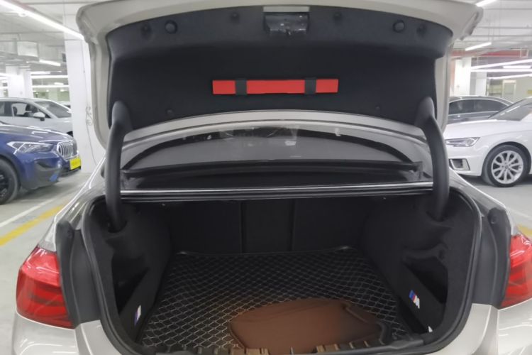 BMW 3 Series 2019 #19 BMW 3 Series 2019 immagine di auto #19
