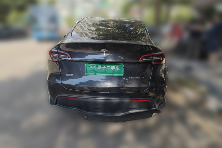 Tesla Model Y 2024 #4 Tesla Model Y 2024 car image #4