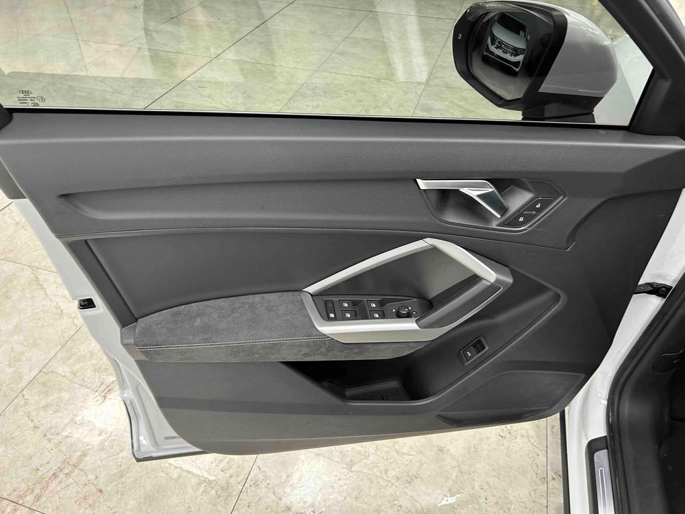 Audi Q3 2021 #11 Audi Q3 2021 car image #11