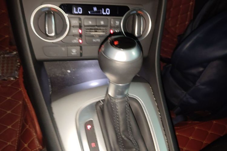 Audi Q3 2019 #14 Audi Q3 2019 car image #14