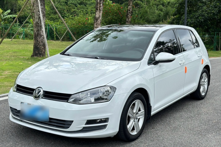 Volkswagen Golf 2016 car image #2