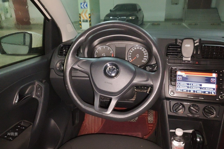 Volkswagen Polo 2016 car image #12