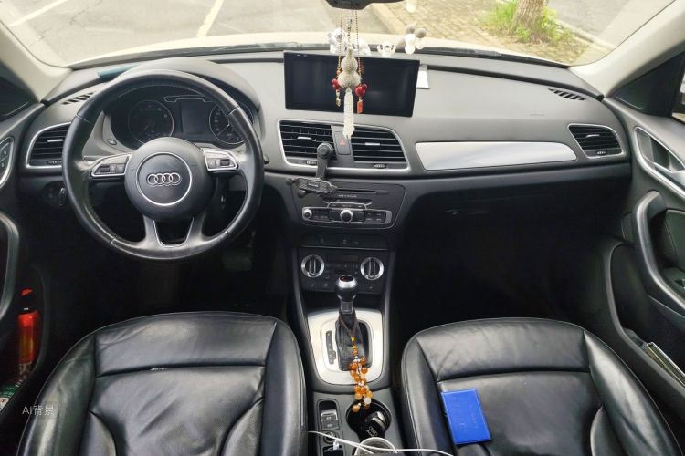Audi Q3 2016 car image #11