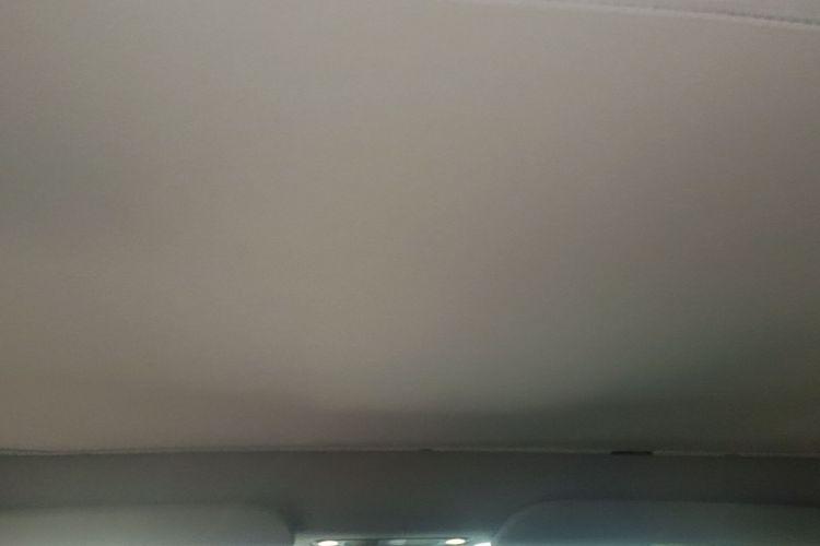 Tesla Model Y 2023 car image #18