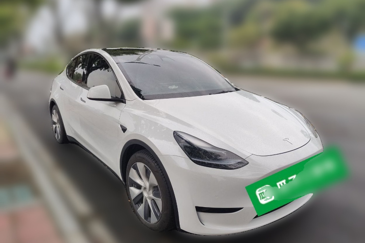 Tesla Model Y 2023 #4 Tesla Model Y 2023 car image #4