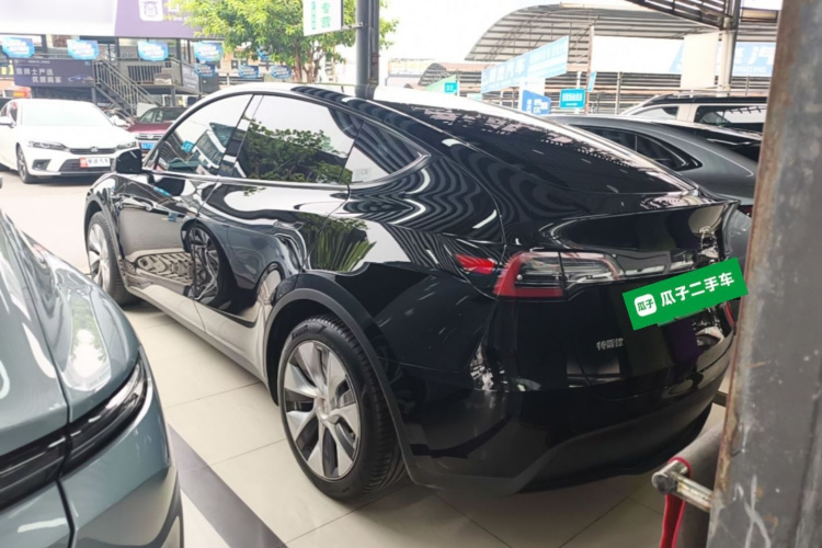 Tesla Model Y 2023 #5 Tesla Model Y 2023 car image #5