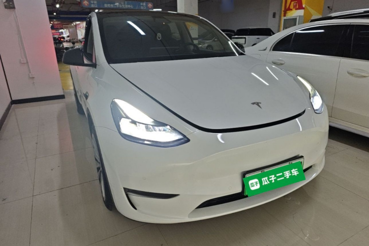 Tesla Model Y 2021 #4 Tesla Model Y 2021 car image #4