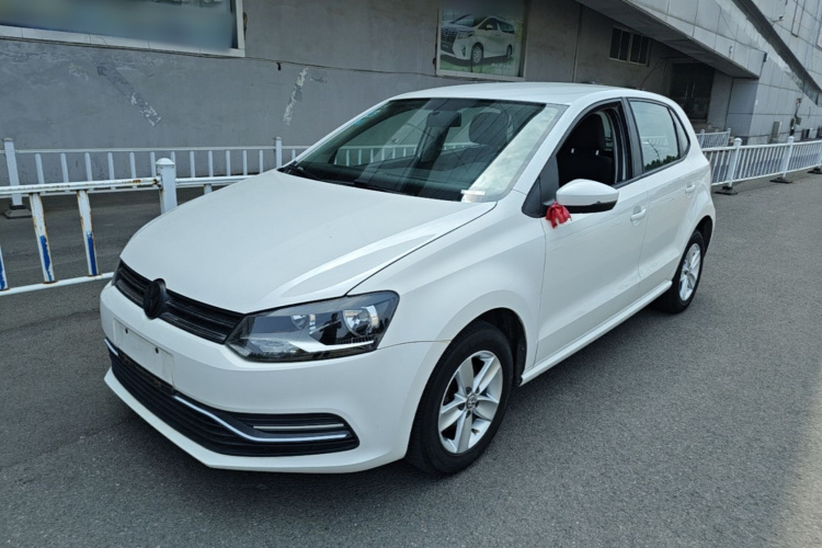 Volkswagen Polo 2016 car image #2