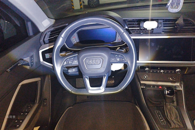 Audi Q3 2021 car image #12