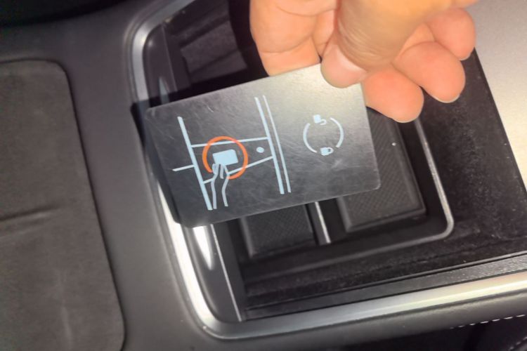 Tesla Model Y 2023 #14 Tesla Model Y 2023 car image #14