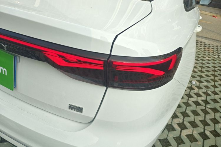 GEELY Emgrand 2024 #8 GEELY Emgrand 2024 car image #8