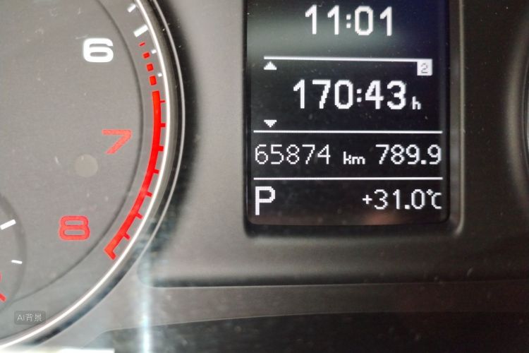 Audi Q3 2016 car image #14