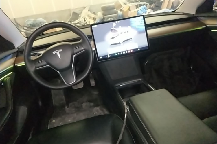 Tesla Model 3 2023 car image #10