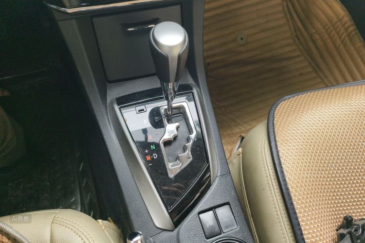 Toyota Corolla 2017 immagine di auto #16