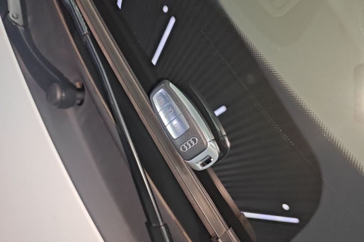 Audi Q3 2024 car image #14