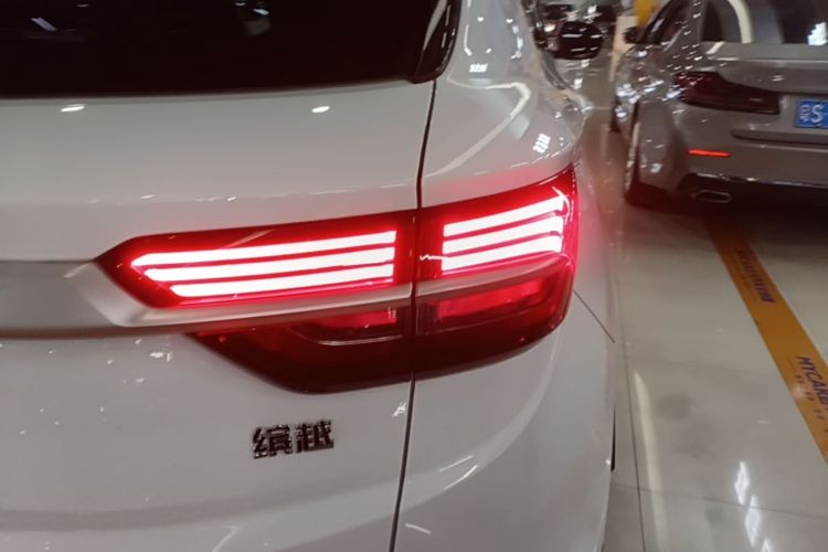 GEELY Coolray 2021 immagine di auto #8