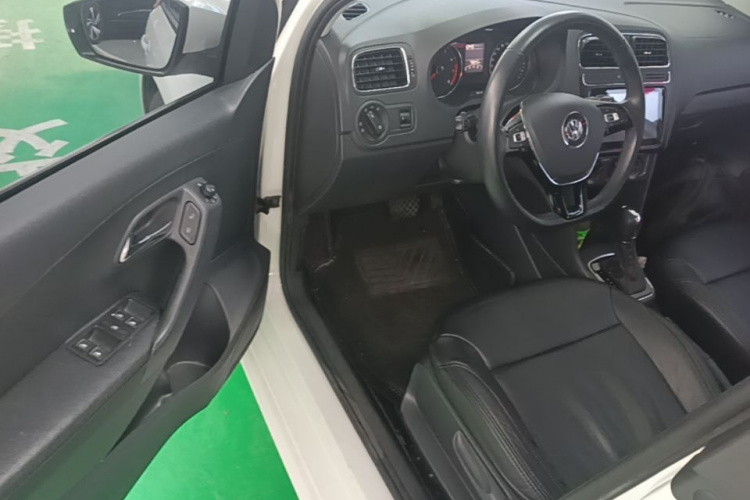 Volkswagen Polo 2017 #16 Volkswagen Polo 2017 car image #16