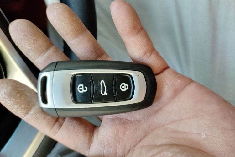 GEELY Emgrand 2018 car image #9