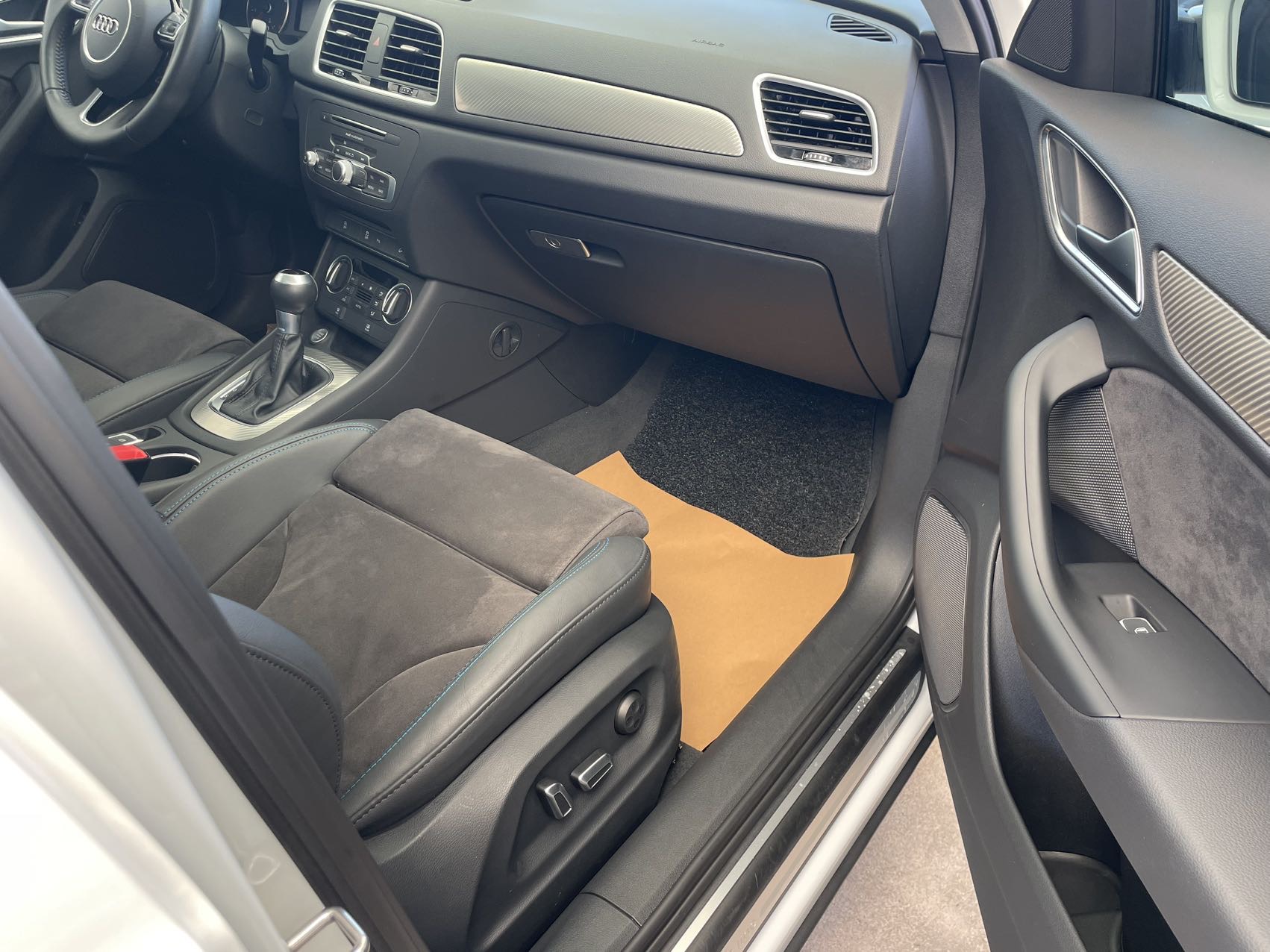 Audi Q3 2018 car image #5