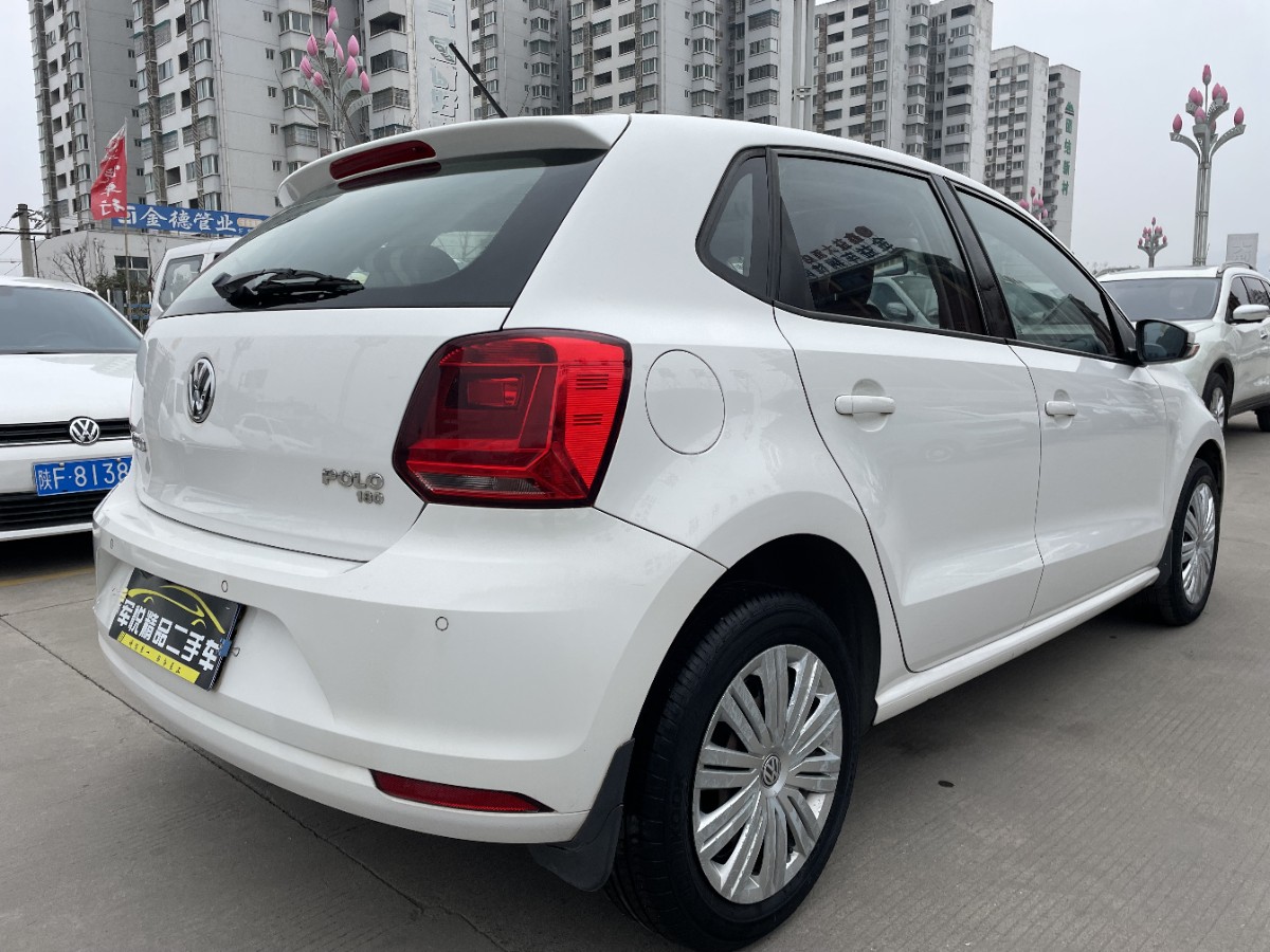 Volkswagen Polo 2016 car image #4