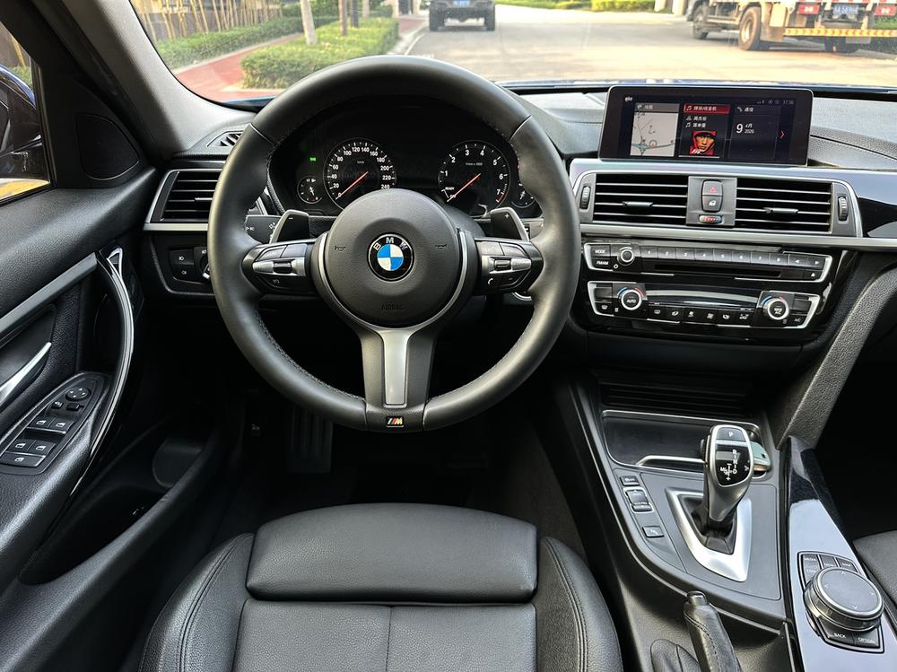 BMW 3 Series 2018 car image #15