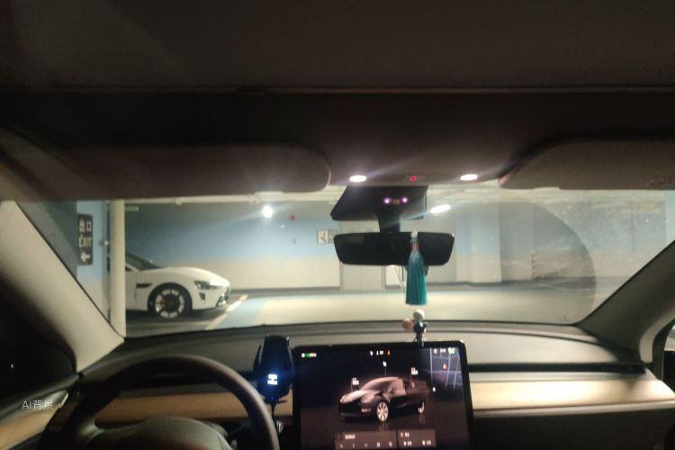Tesla Model Y 2022 car image #20