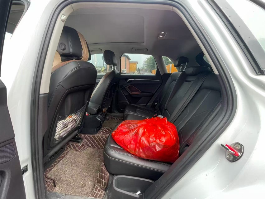 Audi Q3 2021 car image #4
