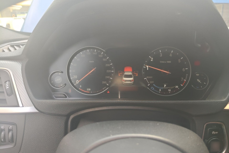 BMW 3 Series 2018 car image #17