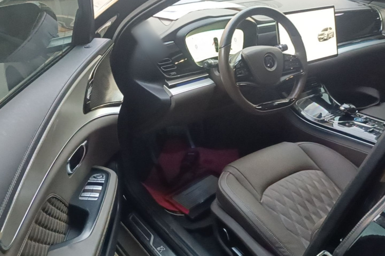 BYD Han 2024 car image #16