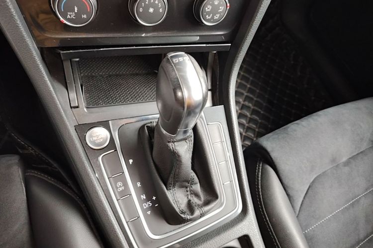 Volkswagen Golf 2019 #14 Volkswagen Golf 2019 car image #14