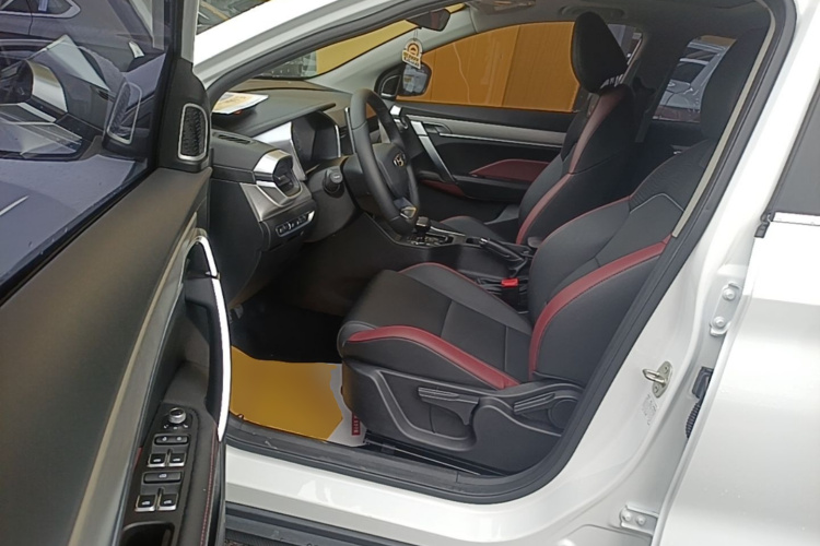 GEELY Coolray 2023 car image #12