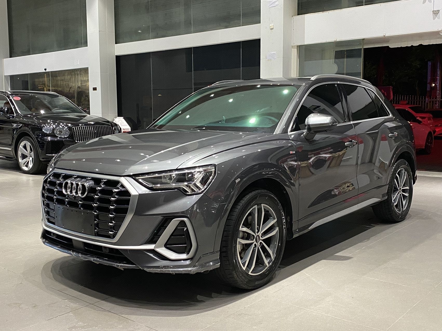 Audi Q3 2022 immagine di auto 
