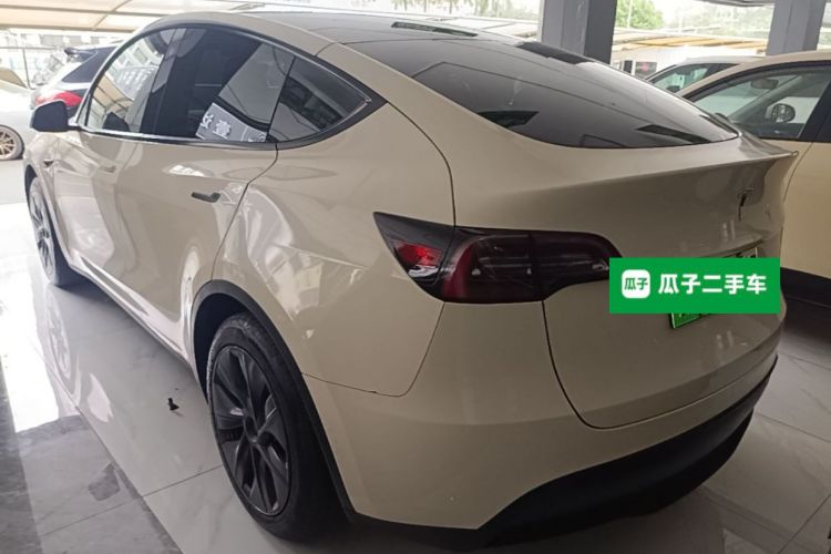 Tesla Model Y 2023 #5 Tesla Model Y 2023 car image #5