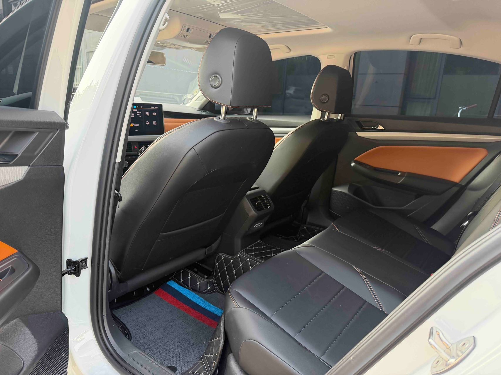 Volkswagen Bora 2025 car image #5