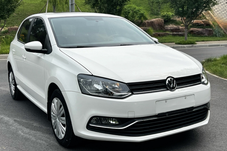 Volkswagen Polo 2016 car image #7
