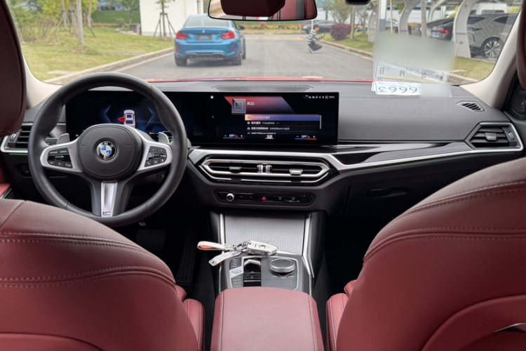 BMW 3 Series 2023 صورة سيارة #10