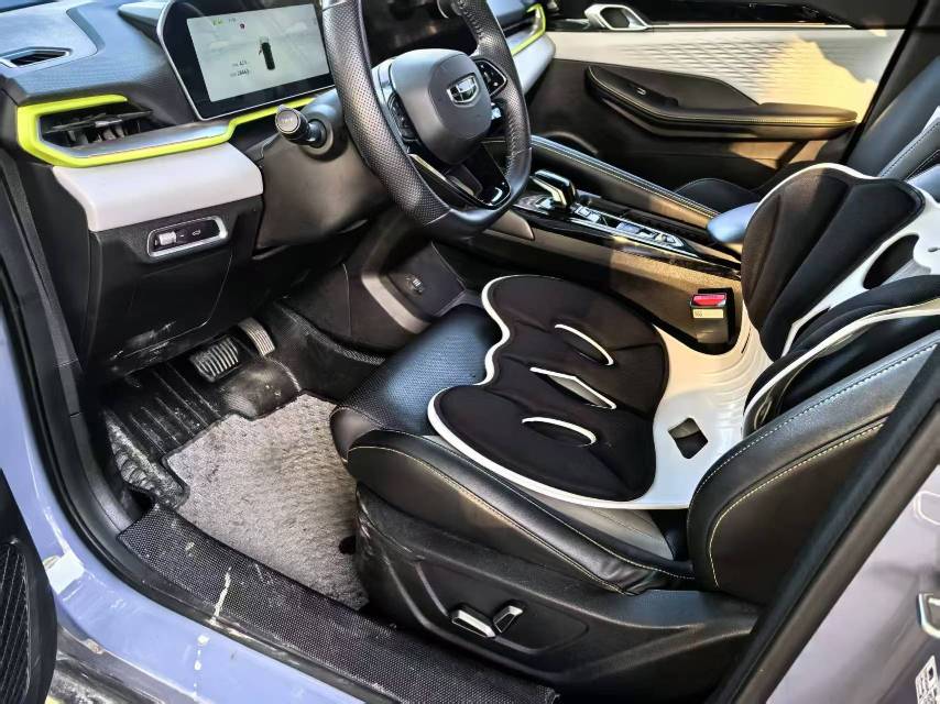 GEELY Coolray 2022 изображение автомобиля #2